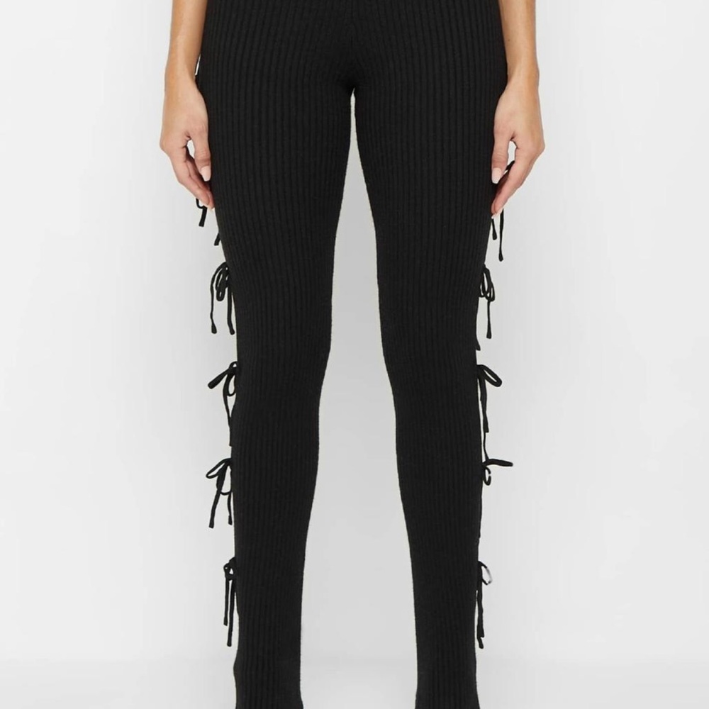 NWT Manière De Voir Women Knitted Lace Up Leggings With Stirrups Black - Size L
